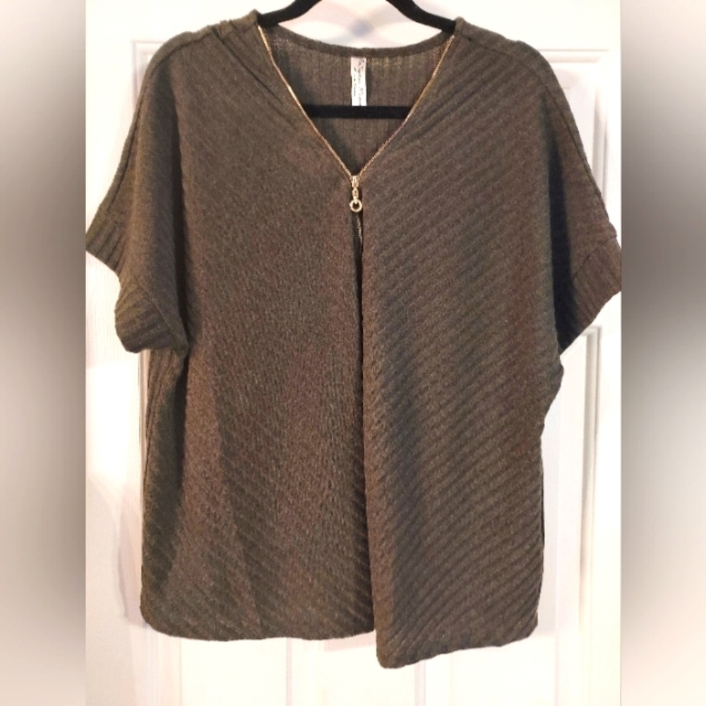Perseption Woman Plus Size Olive Green Short Sleeve Sweater Size 2x